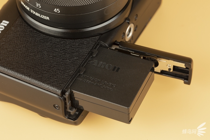 佳能M200入门微单相机eosm200,佳能eosm200值不值得买