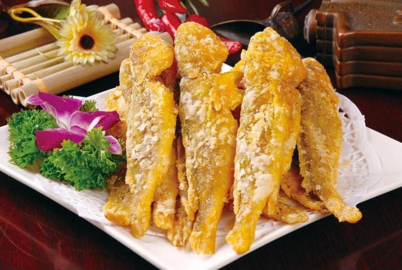 大厨炸鱼酥脆的小技巧,大厨炸鱼怎么做酥脆好吃