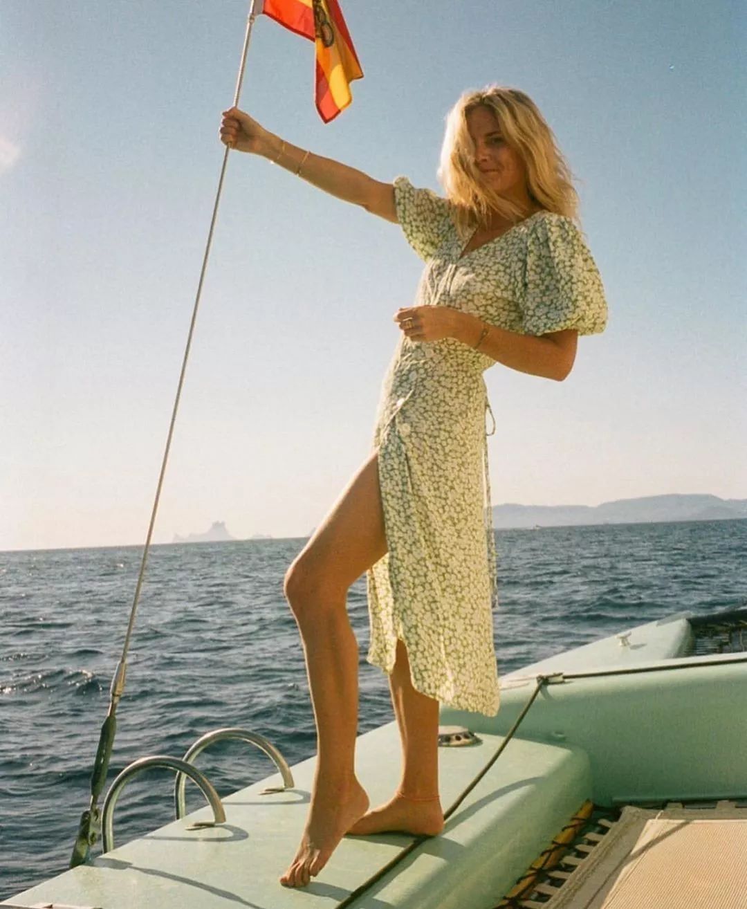 钟楚曦新中式穿搭同款,高级脸的钟楚曦独爱港风式穿搭