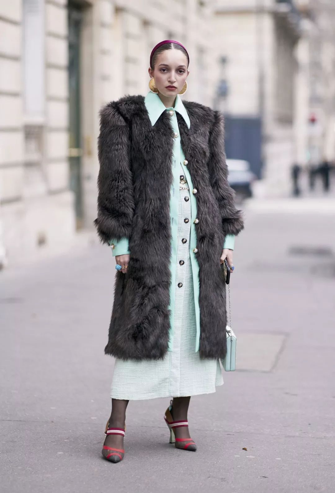 怎么调出跟钟楚曦一样的复古风,钟楚曦新中式穿搭同款