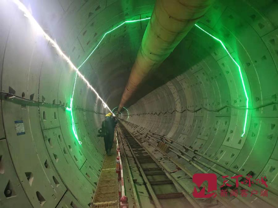 地铁2号线全程图片,上海地铁二号线内景最新