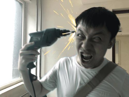 这张图非常火，很多网友留言说：这个星星就不知道把板凳往前挪一挪吗？