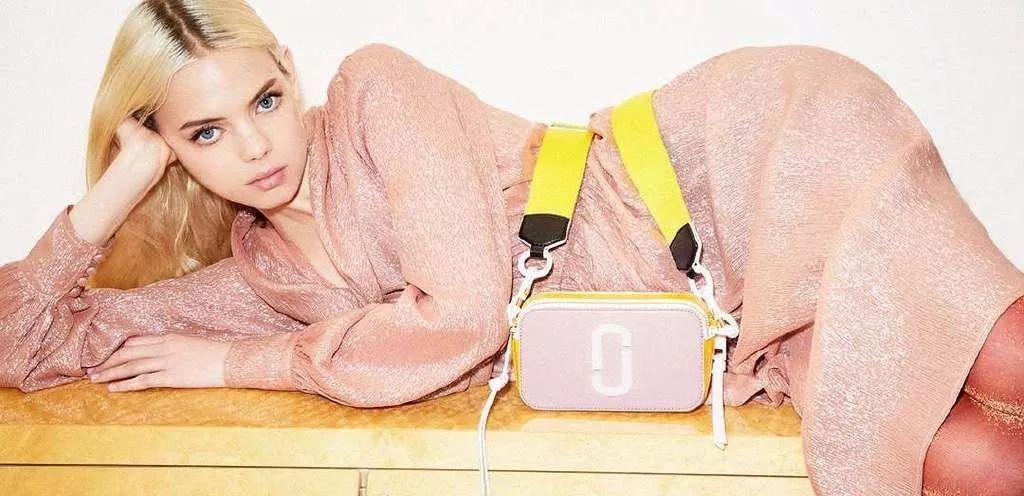 看中一个包包看了很久还是喜欢,看上了一款新款包包