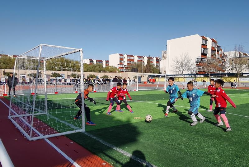 近期在唐山举办的小学生足球比赛,唐山市光明实验小学足球队