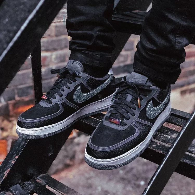 aj11黑红假鞋实战会怎样,aj1白黑2024新款这鞋怎么样