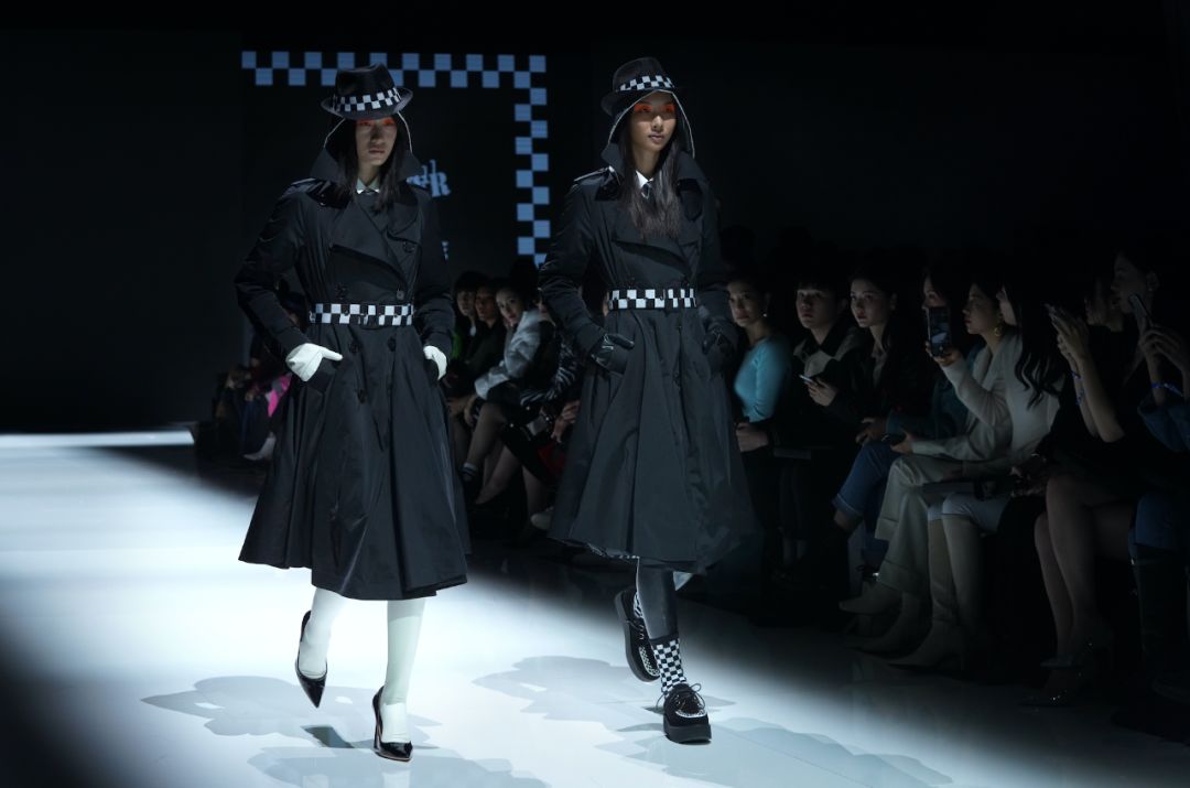 最in的春季穿搭大全,波司登走秀款李宇春