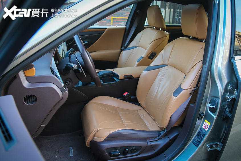 有钱人都买什么物件,现在年轻人能买哪些二手车