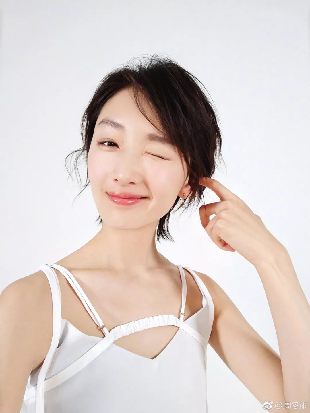 周冬雨觉得自己好看吗,周冬雨说她自己高级脸视频