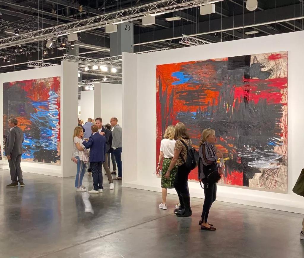 12万美元售出一支卡特兰的香蕉？巴塞尔迈阿密的消费主义悖论与生态危机议题