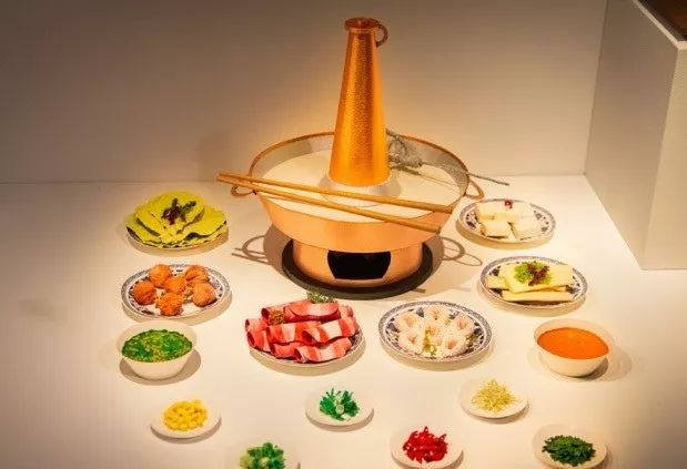 中国人烧给死人的纸扎，登上巴黎设计周，还被法国博物馆收藏