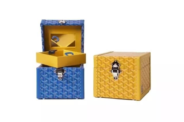 阿娇微博晒钻戒,阿娇晒出超大钻戒照