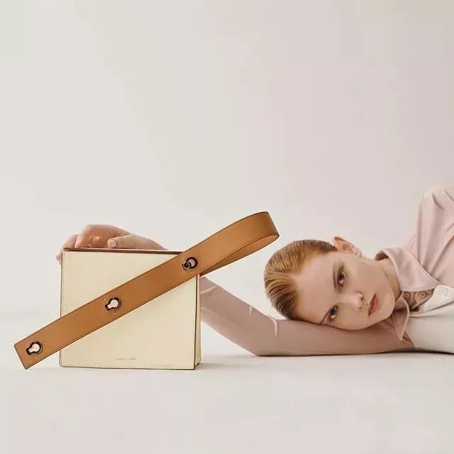 英国平价小众包,去国外必买的几款小众包