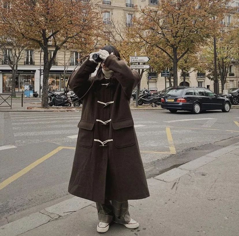 长款牛角扣大衣怎么搭配好看,冬季牛角扣大衣怎么搭配