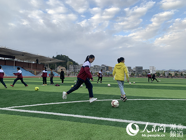 2019利川最美教师视频,最美教师20年坚守山村小学