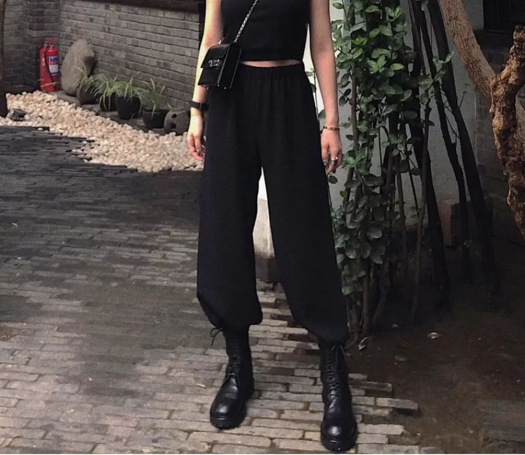 秋冬季马丁靴怎么穿显瘦,秋冬最火的马丁靴百搭时髦帅炸了