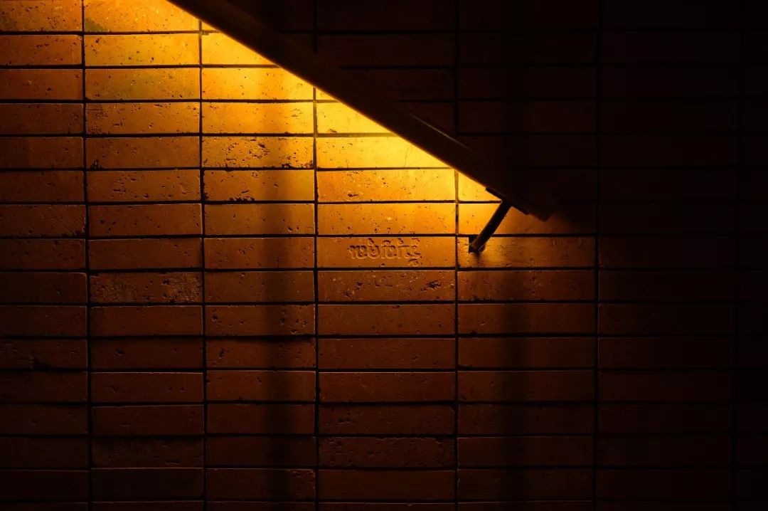 30岁入选福布斯的设计怪咖，竟把“按摩房”做成了冥想佛堂