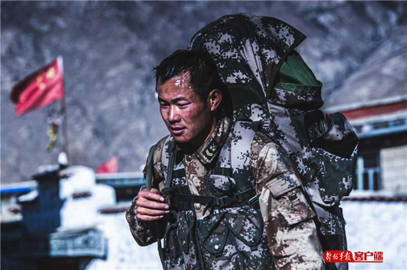 负重70斤登山,负重30斤拉练70公里