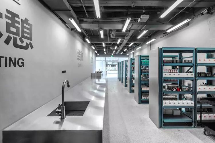 年度美妆渠道新玩家，祭出了哪些高阶装备让资本备受青睐