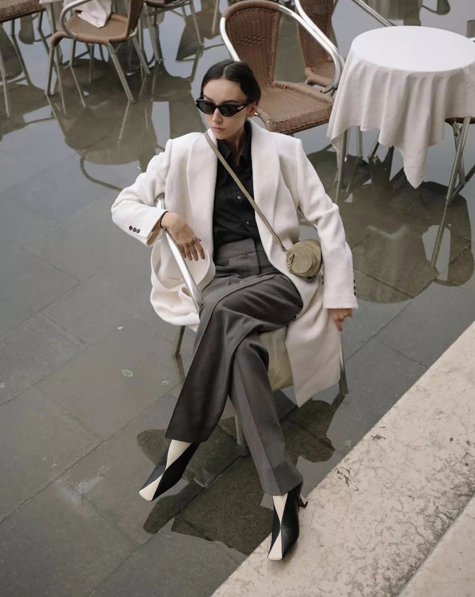 钟楚曦穿的黑色裙子,钟楚曦穿裙子