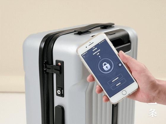 行李箱中的“战斗机”，能定位、不怕丢，还能给自己称重！||Chin@美物