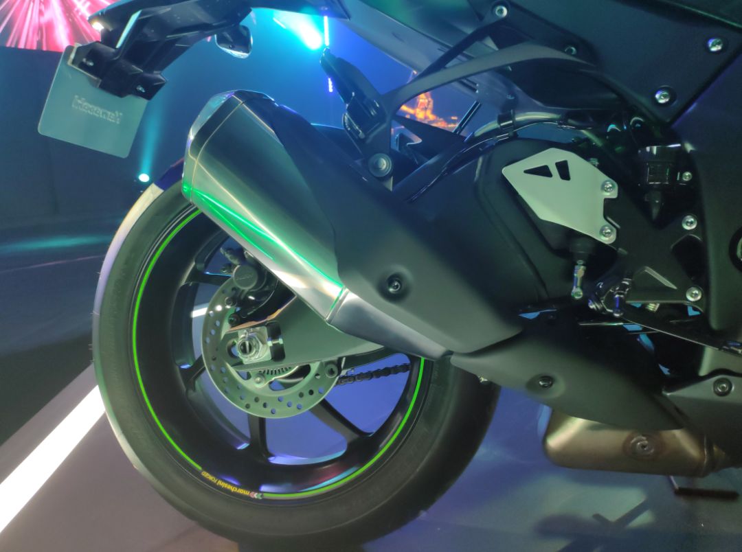 最新川崎zx10r评测,川崎zx-10r2021款摩旅