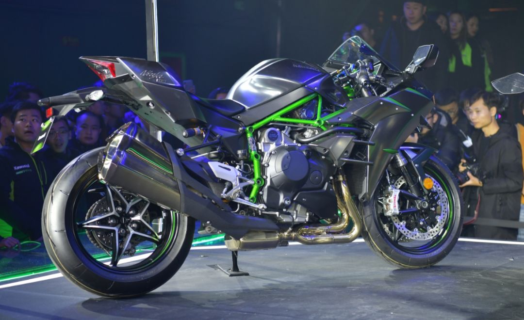 最新川崎zx10r评测,川崎zx-10r2021款摩旅