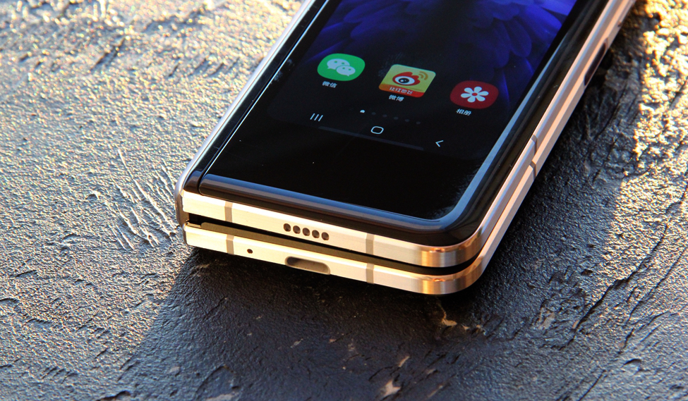 三星折叠屏w23flip5g版,心系天下三星w205g折叠屏手机