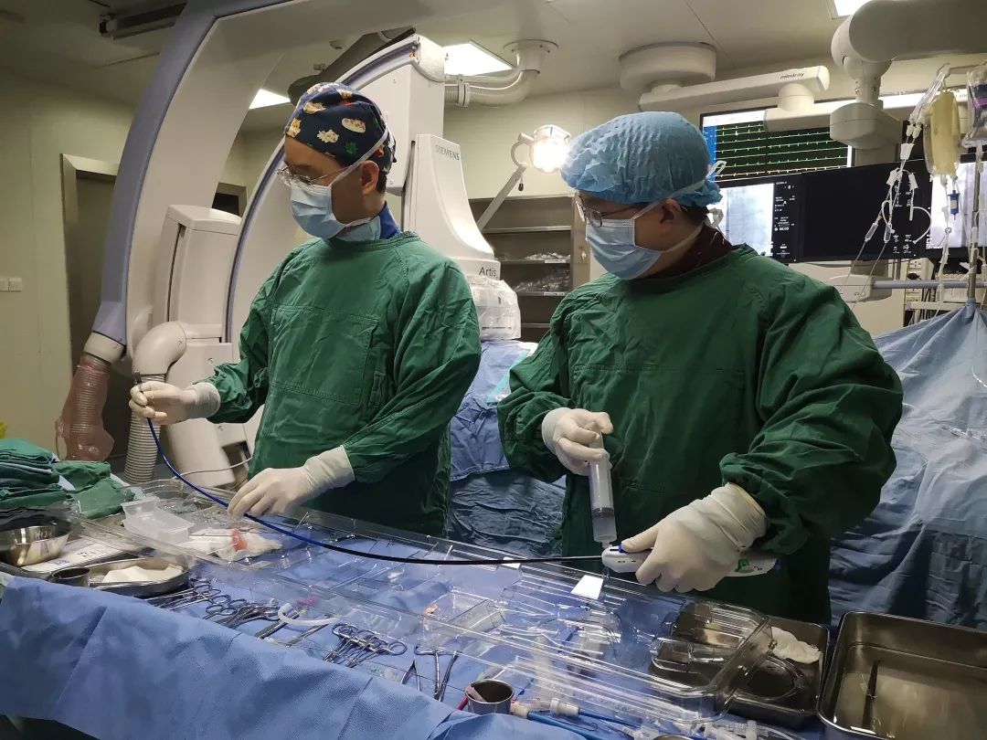 华西医院无导线心脏起搏器多少钱,人工心脏植入四川首例