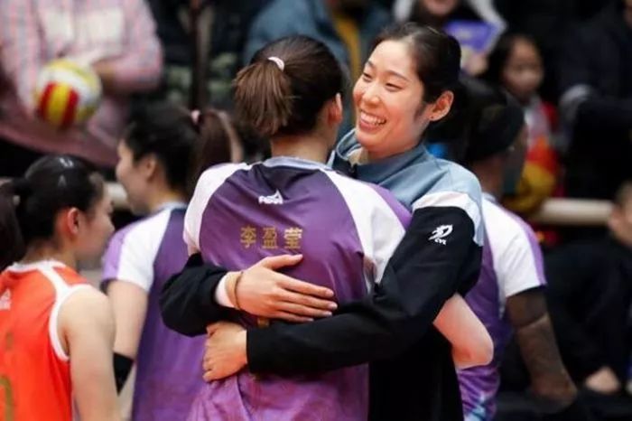 女排遭遇天津女排的时刻,天津女排垫脚事件