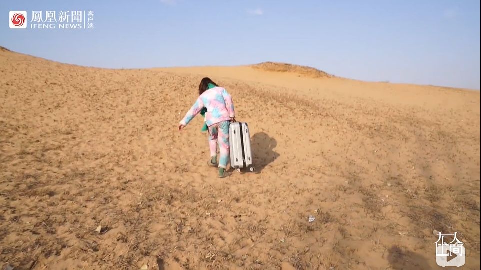 西安农村小伙模仿刘雯走红,农村小伙走秀走红