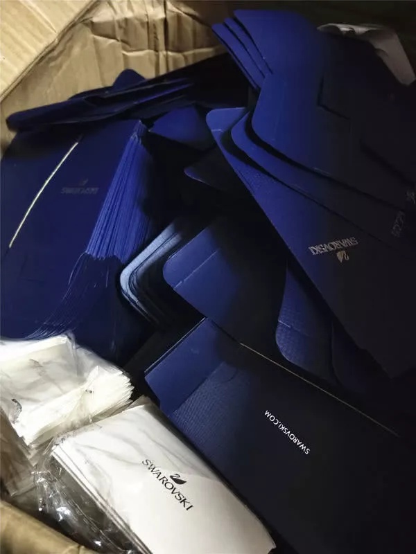 卖假奢侈品团伙被罚千万,卖假货施华洛世奇违法吗