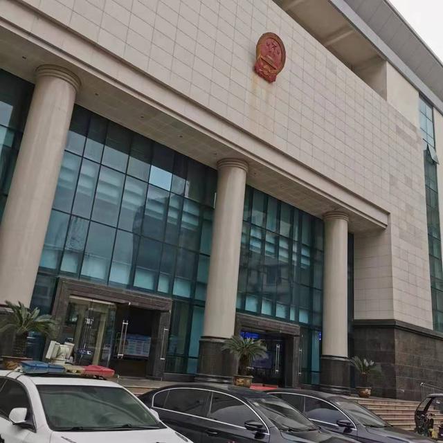 江西男子抢票,江西小伙抢票犯法吗