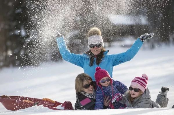 勃朗峰滑雪的视频,世界最顶级滑雪胜地勃朗峰