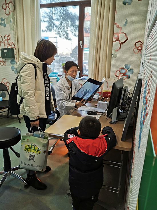 父母矮小小孩有什么办法增高,小孩身高偏矮怎么办矮小症