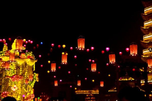 方特东方神画30秒航拍烟花,无人机表演方特东方神画灯光秀