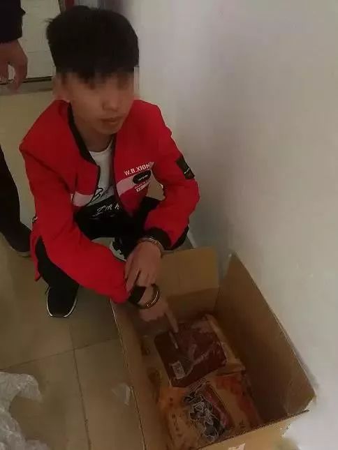 男子假扮女生只骗日本人,小伙子男扮女装骗男网友