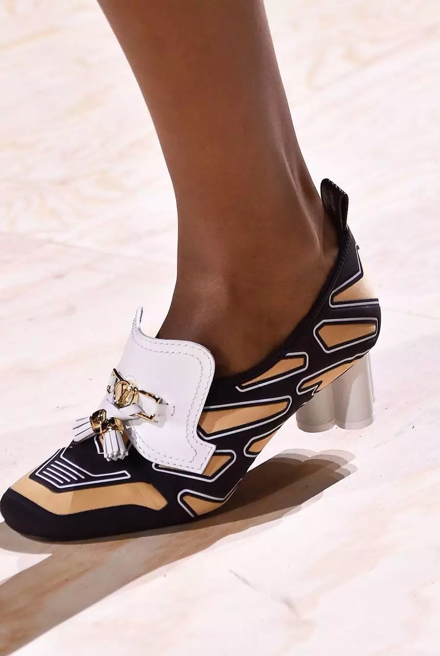 最近想买鞋了有什么好看的鞋子,想买鞋的时候看什么