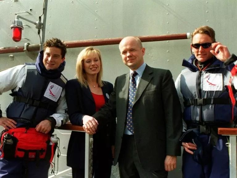 贝尔格里尔斯求生知识,贝尔格里尔斯告诉我们的什么道理