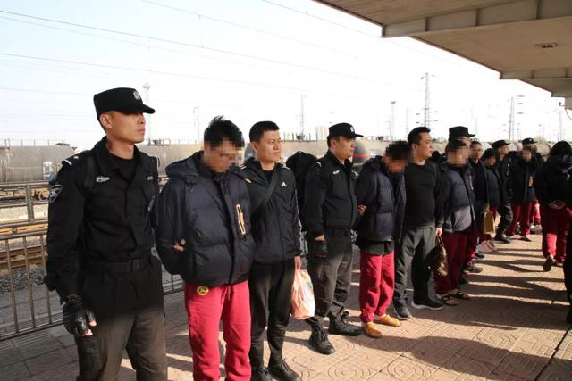 破获一起特大假冒注册商标案件,特大假冒注册商标案属于犯罪吗