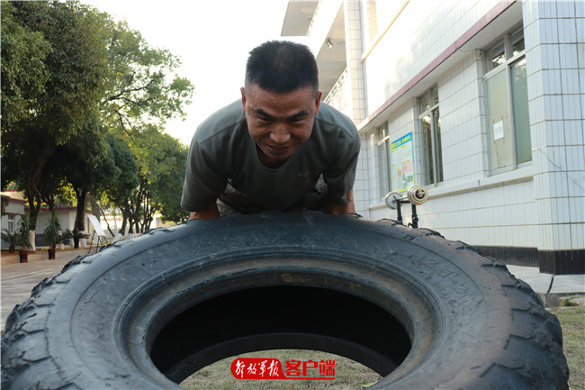 兵哥哥版“私人订制”表情包强势来袭！快收藏