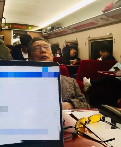 中国最帅90后男医生,90后的中国医生