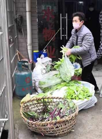 窝得住了！南平一批代购员小区上岗