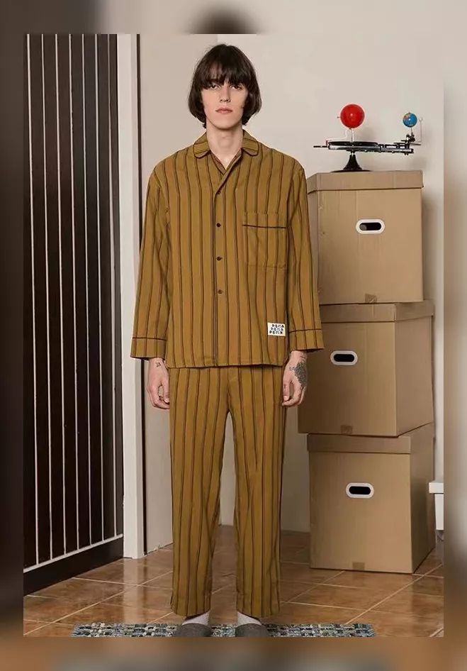 低头看看自己,低头看看