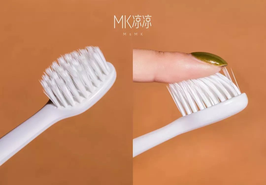 情侣礼物推荐送一对,情侣一周年送什么礼物最好