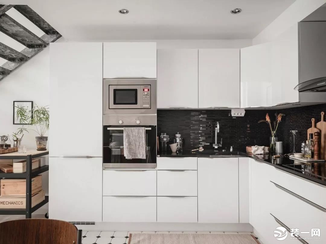 厨房灶台防油防水耐高温自粘贴纸,厨房防油贴纸可以贴乳胶漆墙面吗