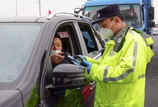 上海3天劝返1781辆车3251人！有人流利答出“上海住址”仍被劝返