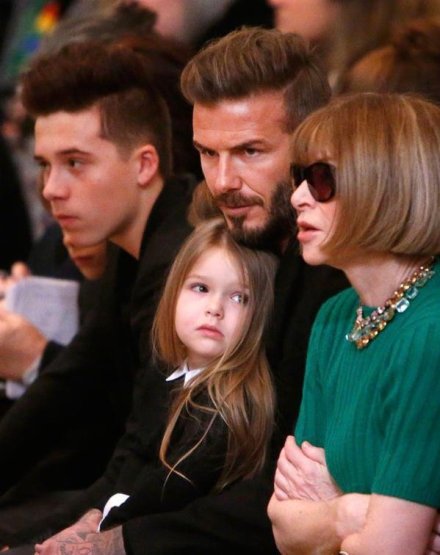 贝克汉姆一家出街照,贝克汉姆小七全家照