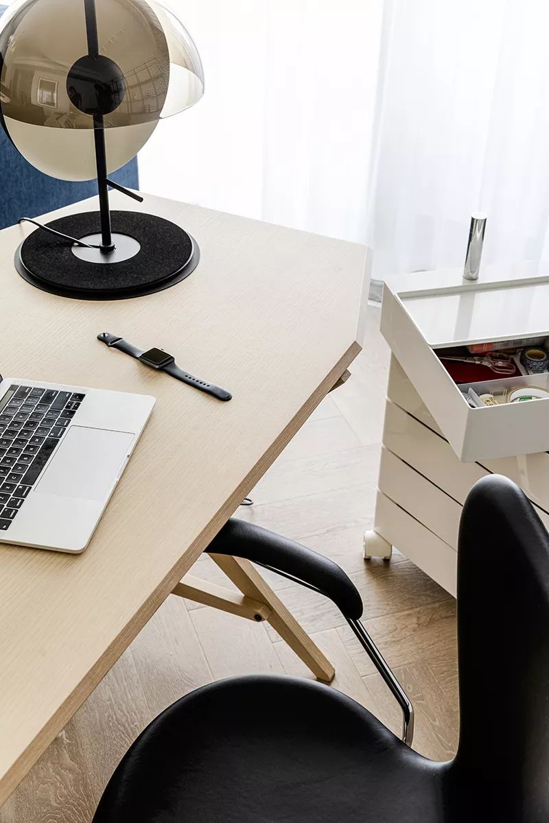 她以“潮汐”为灵感创造了一个家，将看似无形的爱说到尽兴