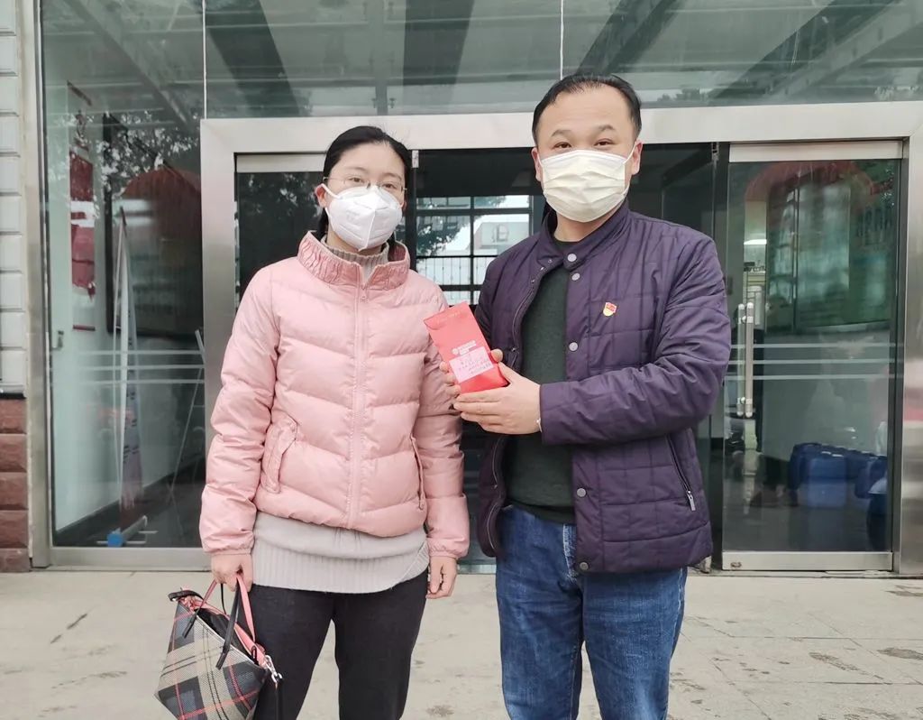 以爱之名齐心战疫,以爱为名为抗疫加油