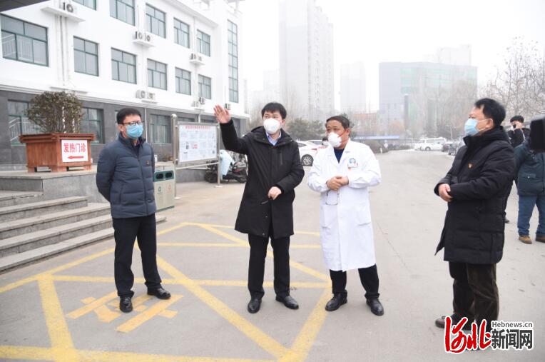 战疫一线风雪中的坚守,战疫风雪无阻